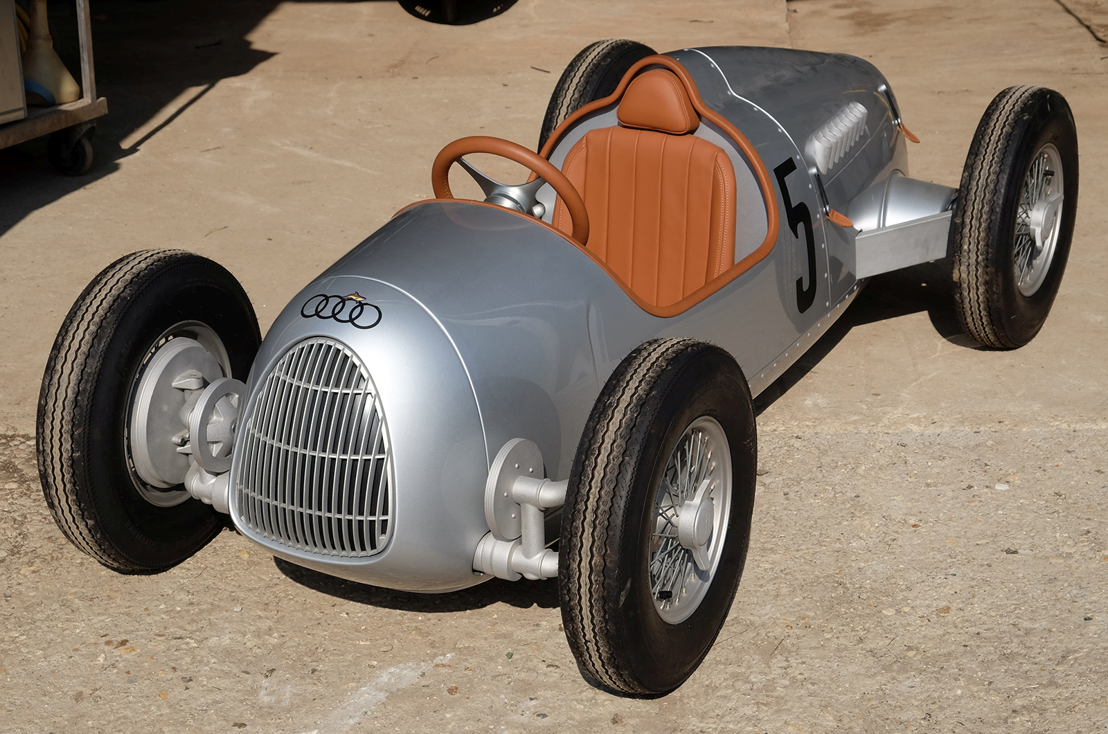 Classic & Sports Car – Pedal-powered trio in Members’ Meeting sale