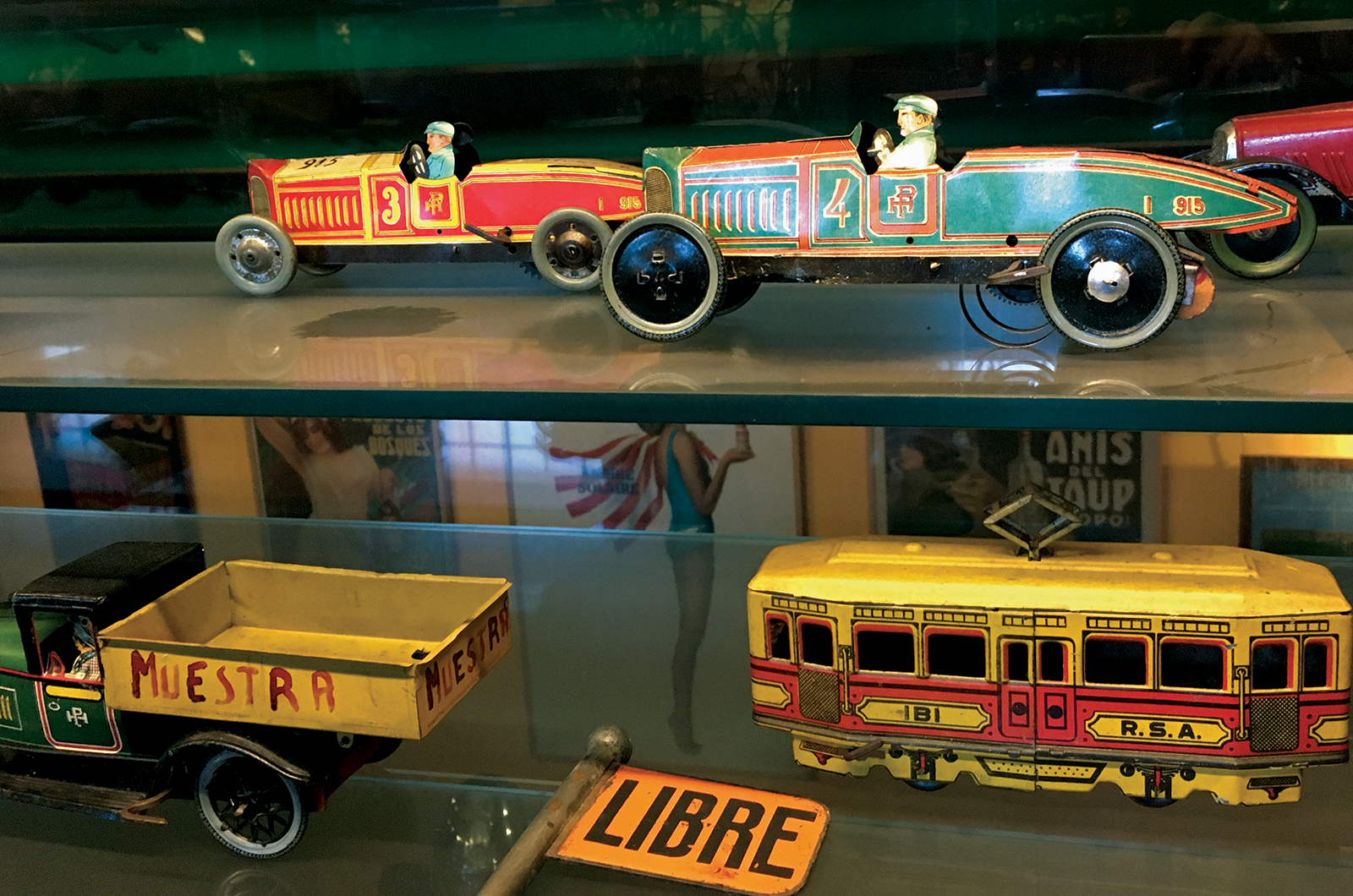 Classic & Sports Car – Also in my garage: tin toys, pedal cars and Italian supercars