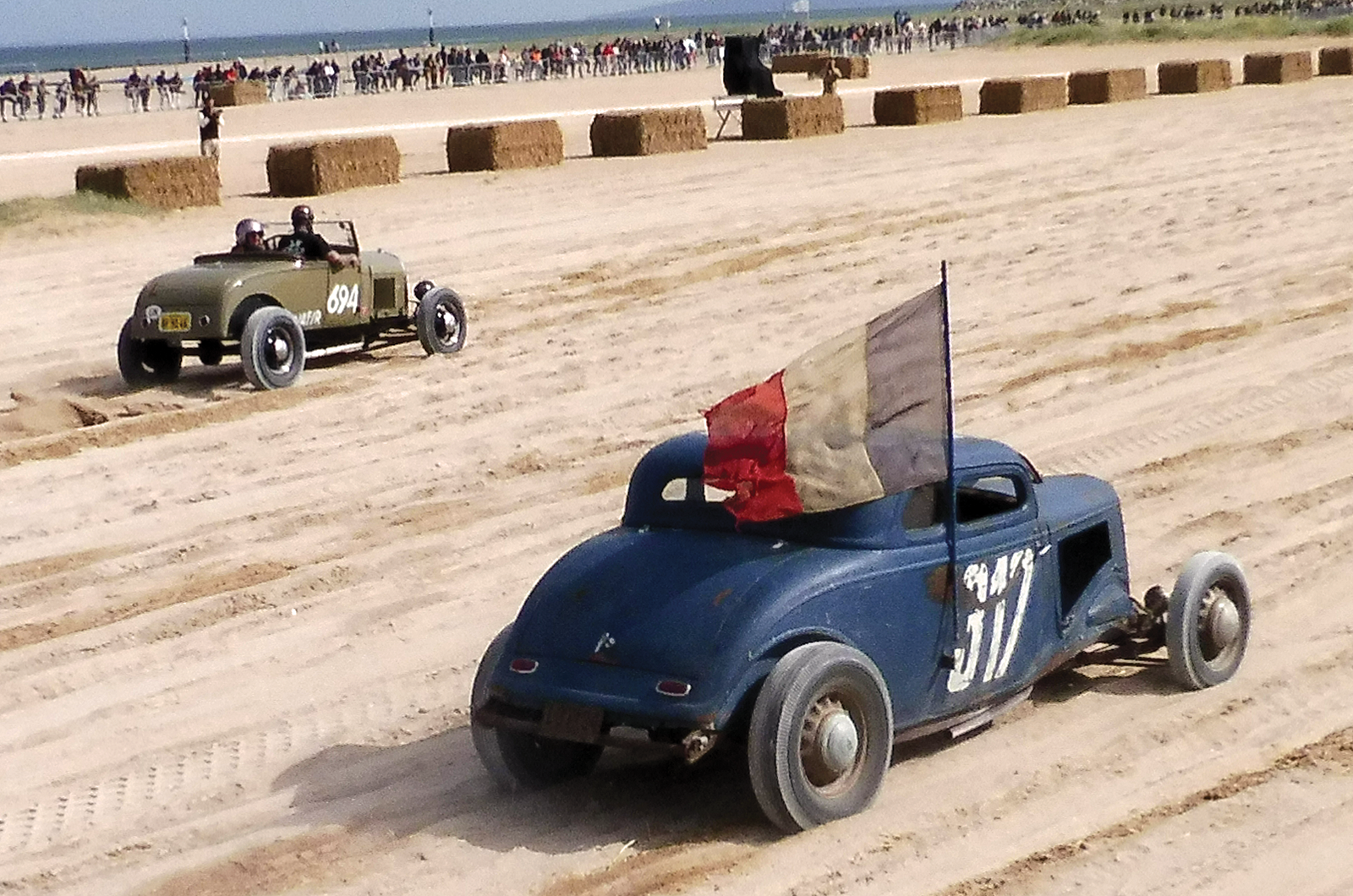 Classic & Sports Car – Normandy Beach Race: sun, sea, sand and speed