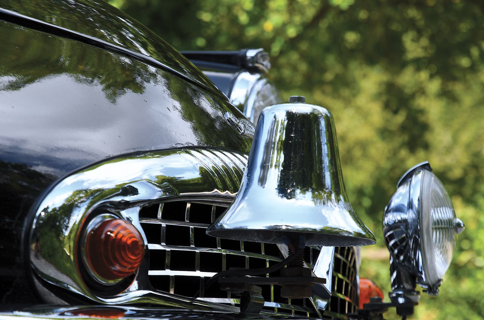 Classic & Sports Car – MGA vs Daimler SP250: high-speed policing