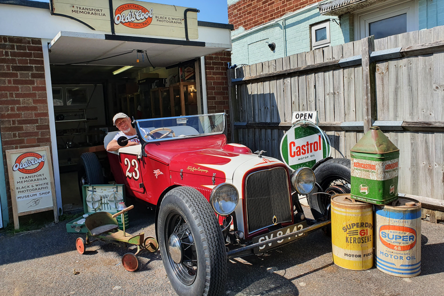 Classic & Sports Car – Also in my garage: classic transport memorabilia