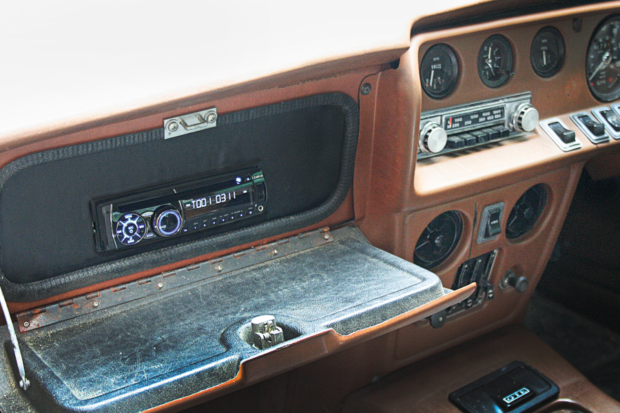 Classic & Sports Car – How to… fit a new stereo into your classic car