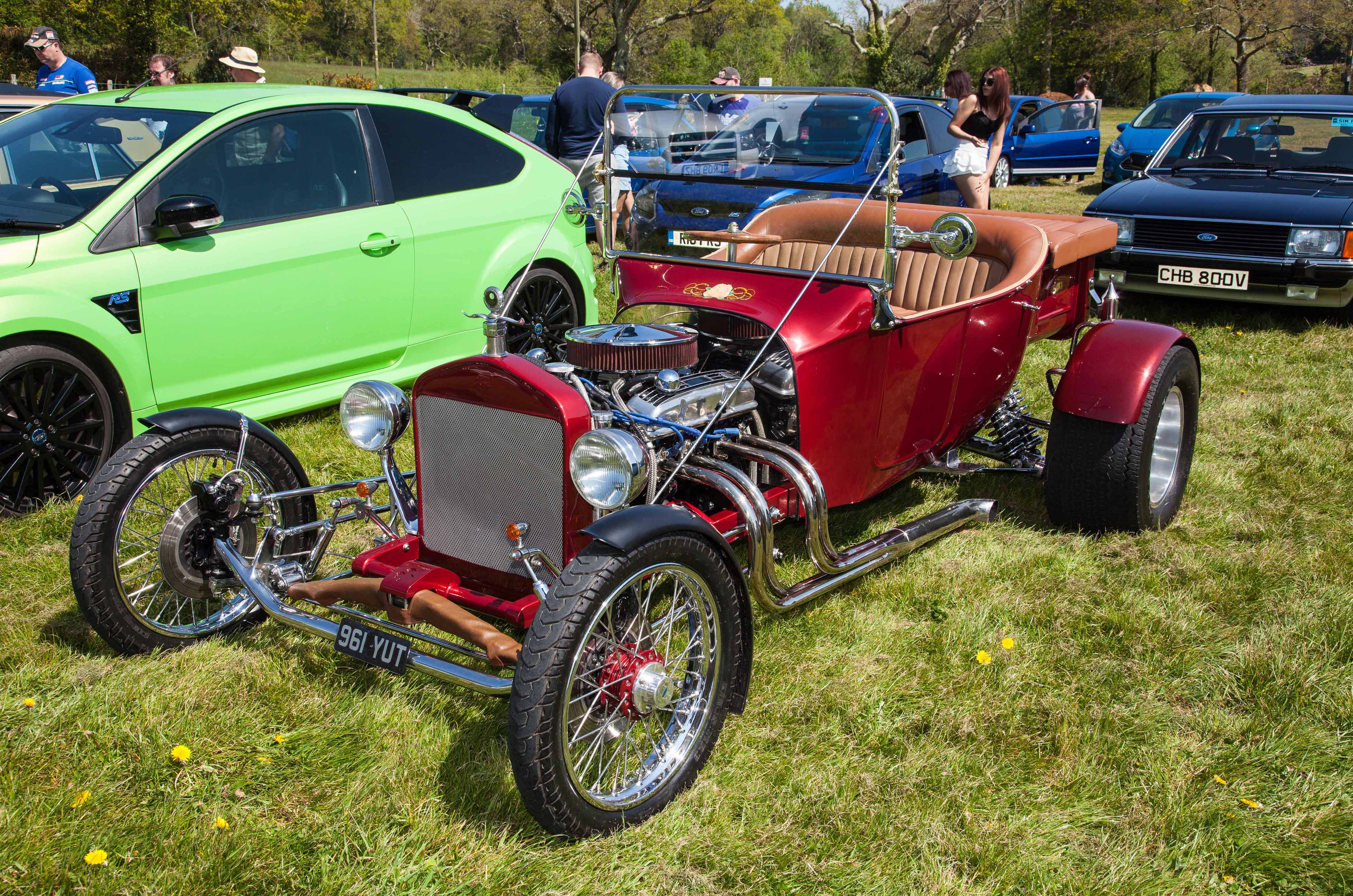 Classic & Sports Car – Beaulieu's biggest-ever Simply Ford