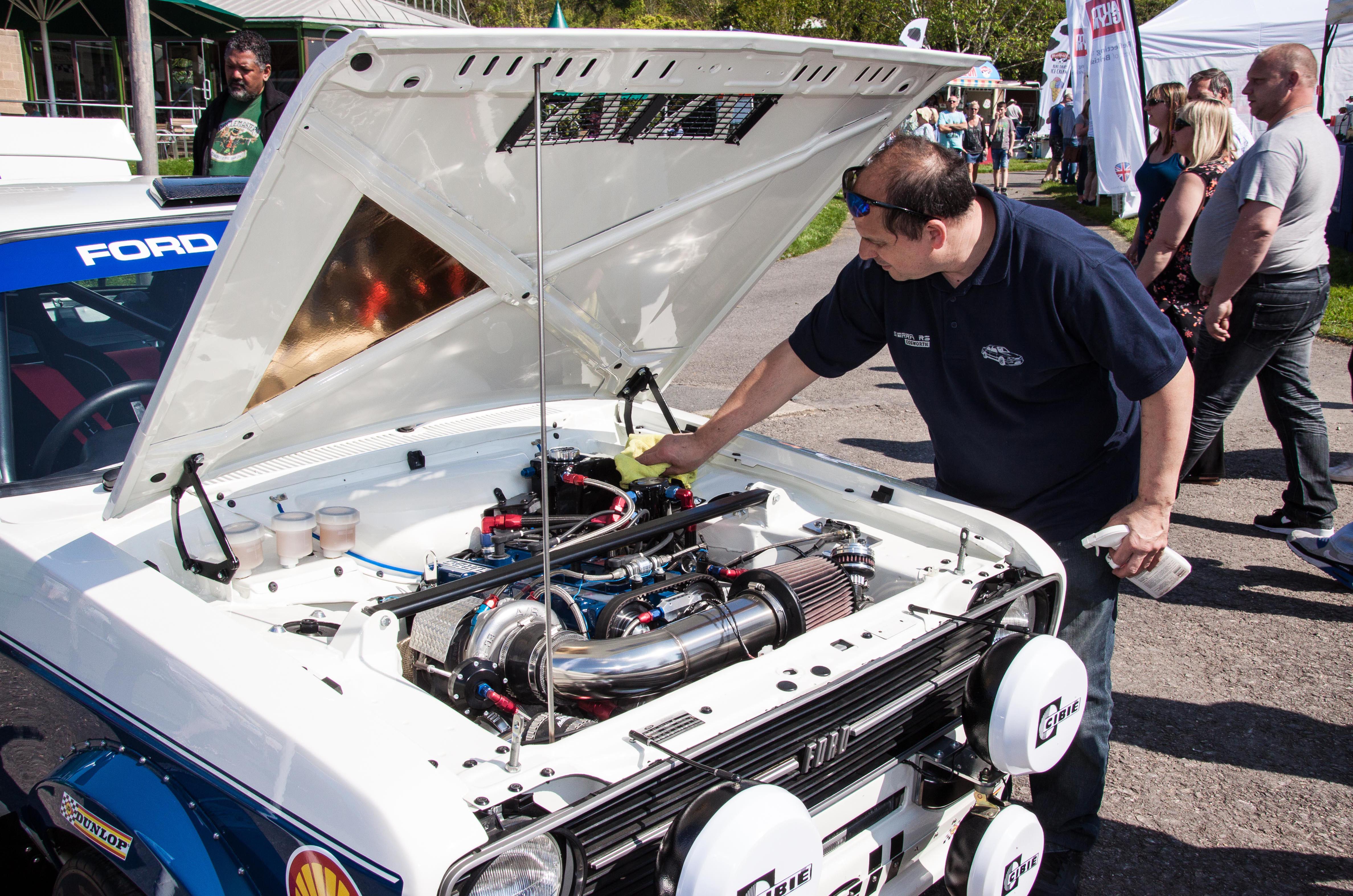 Classic & Sports Car – Beaulieu's biggest-ever Simply Ford