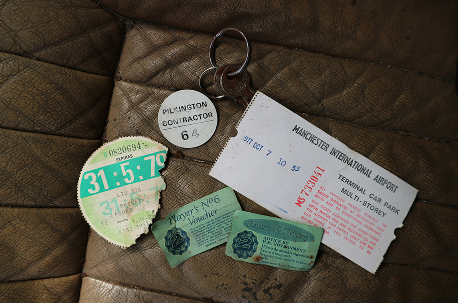 Classic & Sports Car – Barn-find E-type up for auction next month