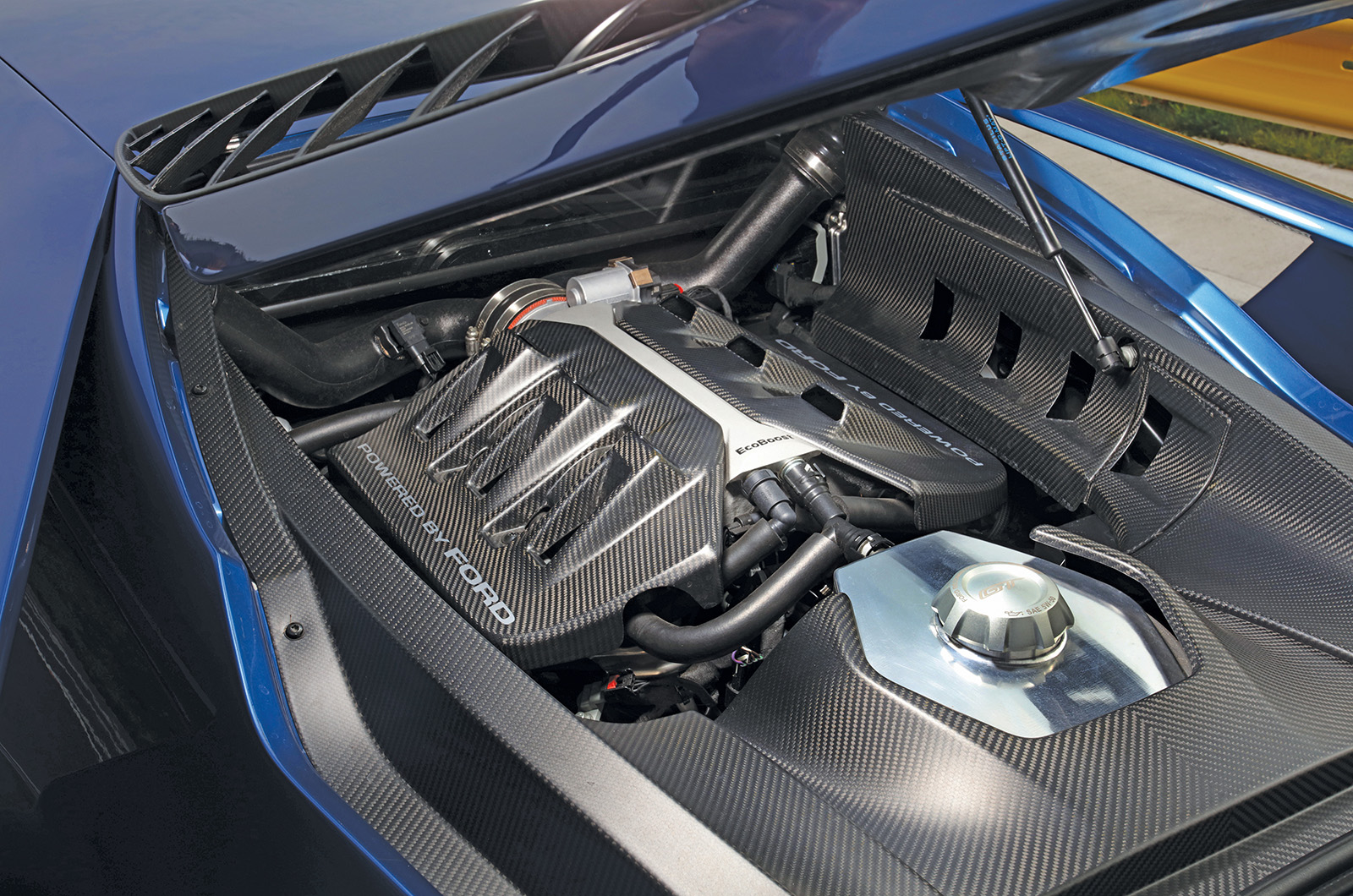 Classic & Sports Car – Ford's Ferrari beaters