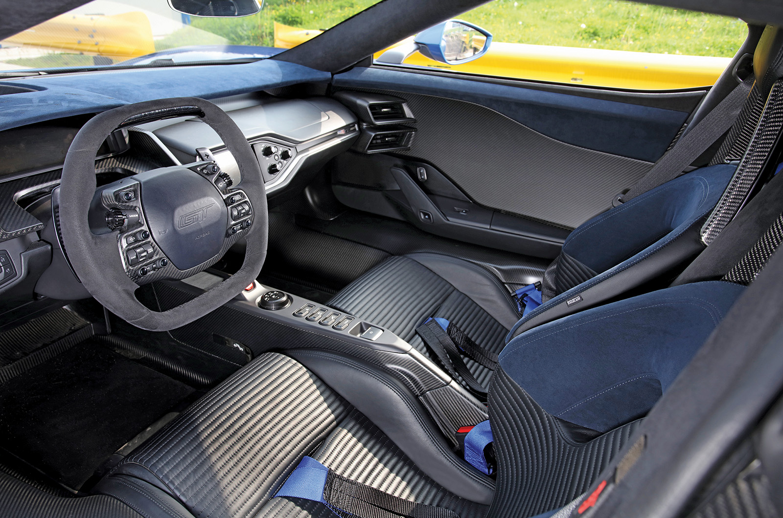 Classic & Sports Car – Ford's Ferrari beaters