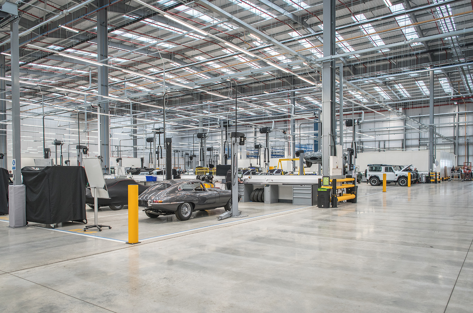 Jaguar Classic's new Tour & Track Experience lets you drive a D-type – Classic & Sports Car