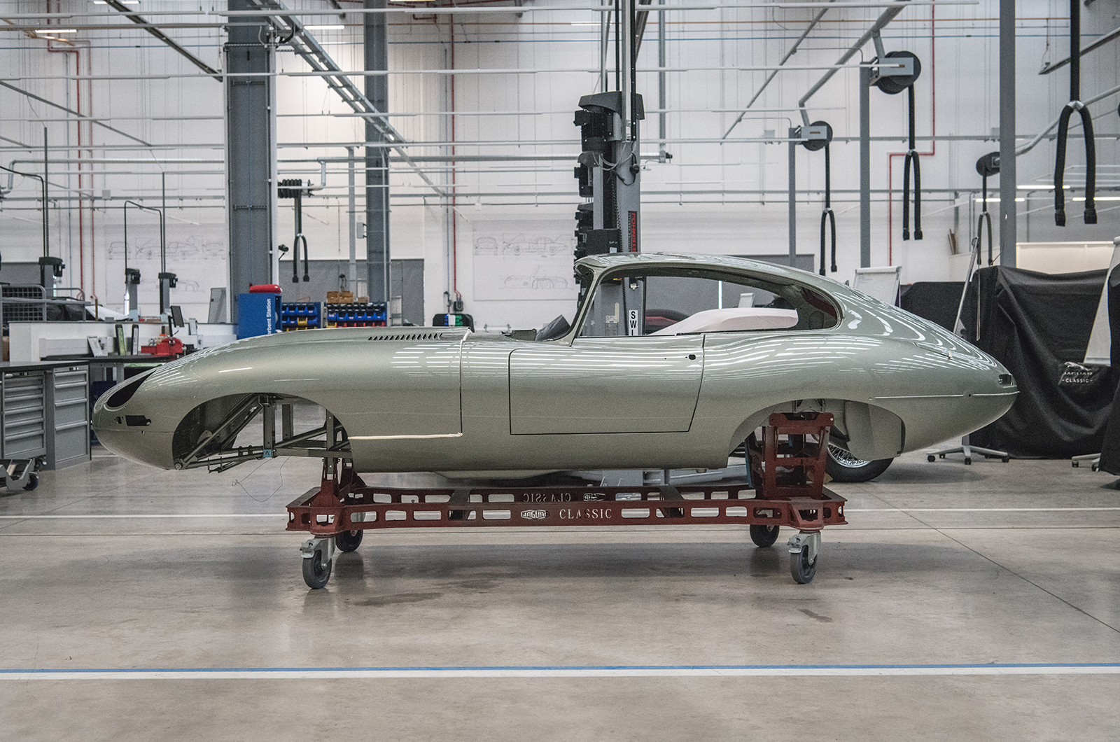 Jaguar Classic's new Tour & Track Experience lets you drive a D-type – Classic & Sports Car