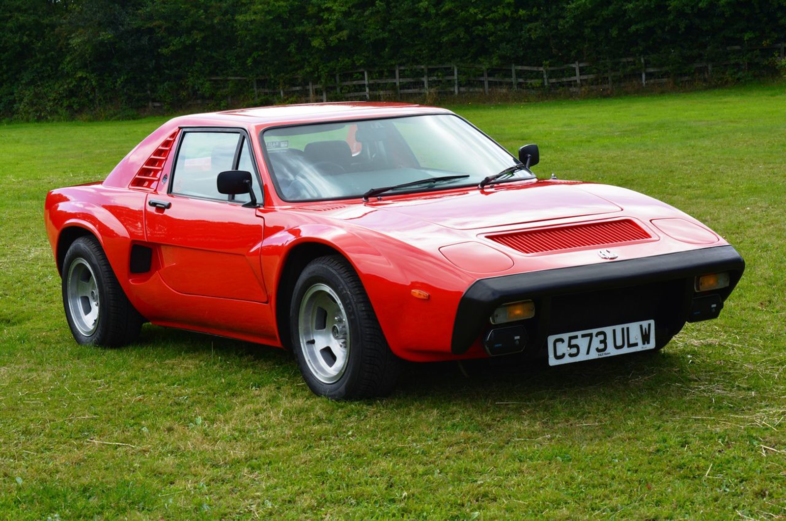 Unique Capri leads Brightwells auction at C&SC Show