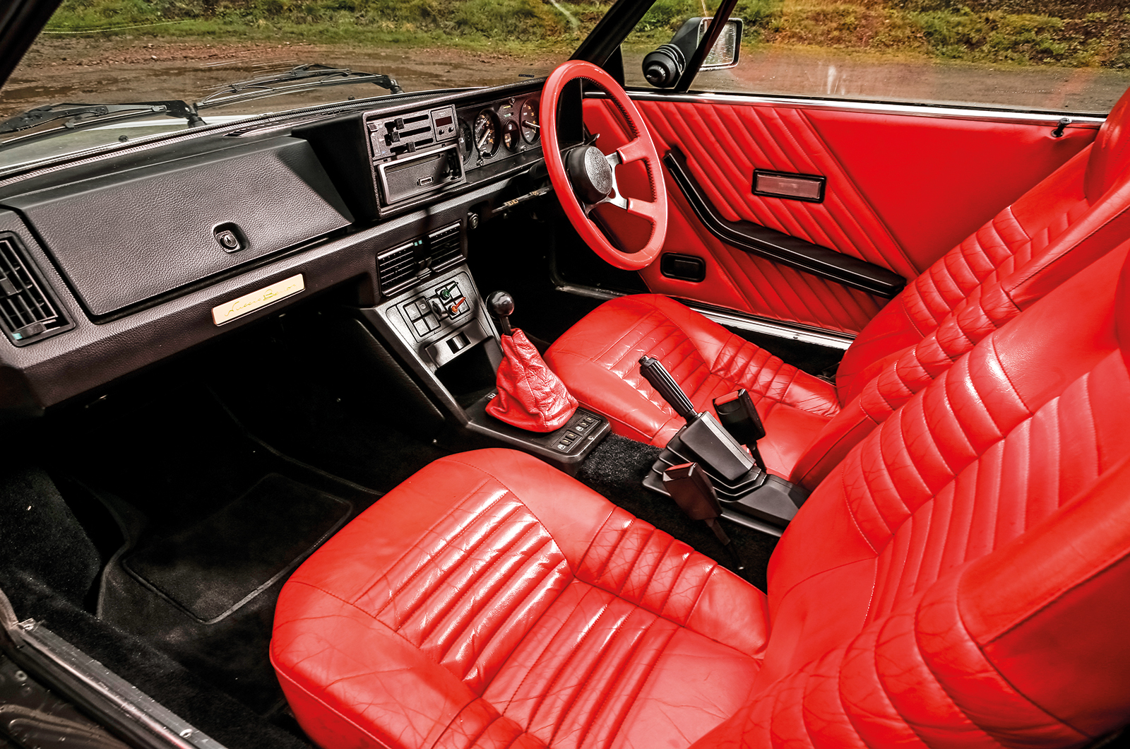 Classic & Sports Car – Fiat X1/9 vs Lancia Beta Monte-Carlo