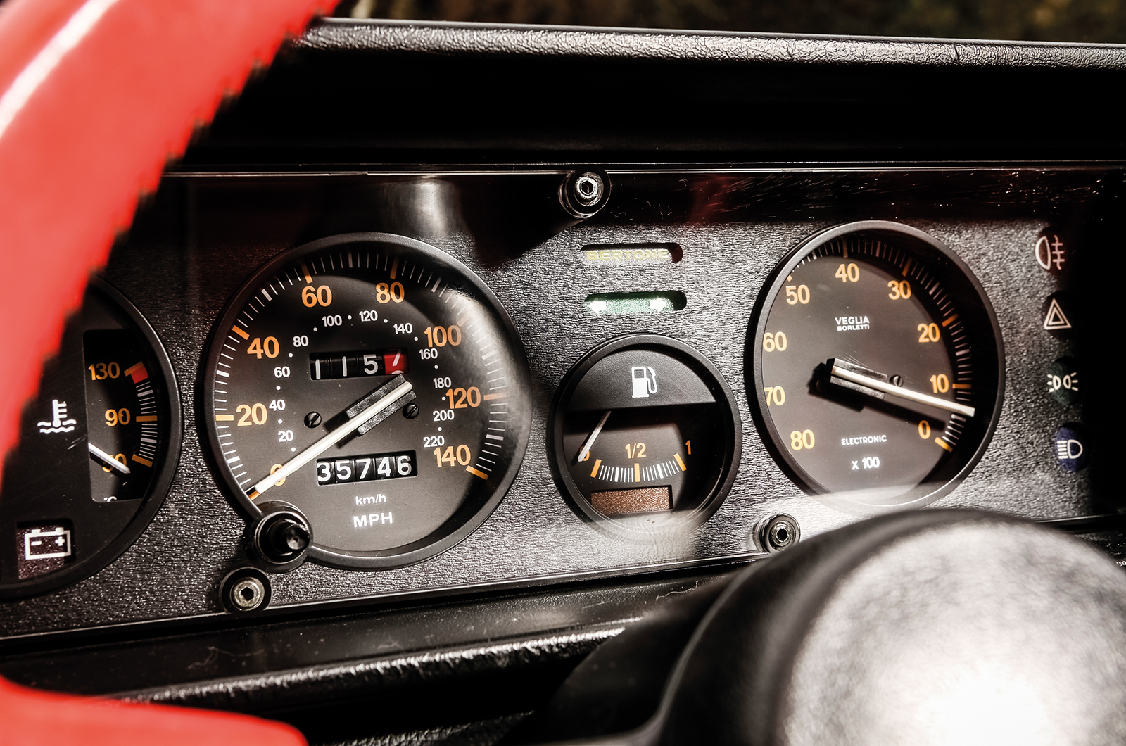 Classic & Sports Car – Fiat X1/9 vs Lancia Beta Monte-Carlo