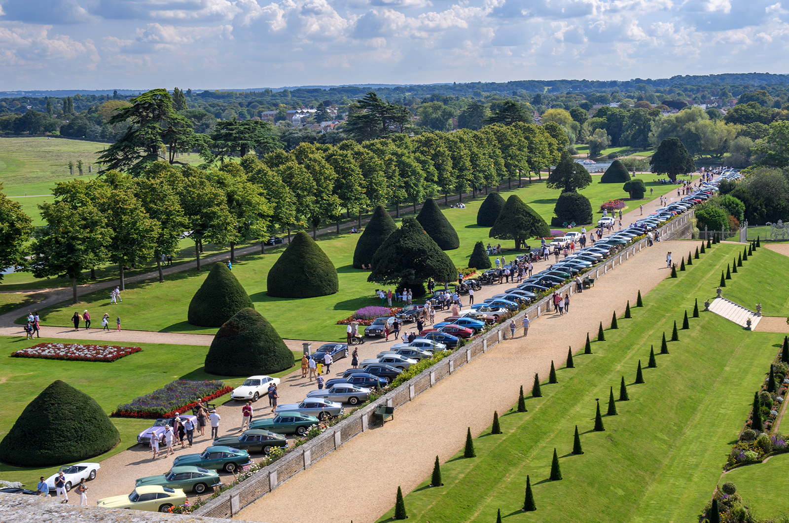 Classic & Sports Car – Aston Martin party at Hampton Court Palace