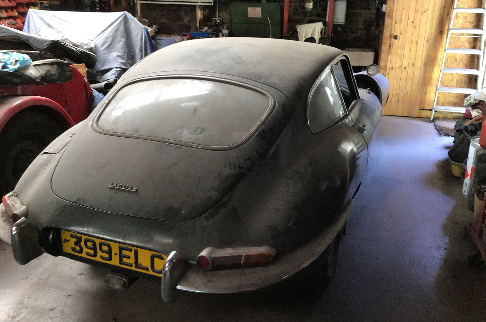 Classic & Sports Car – Another barn-find E-type?