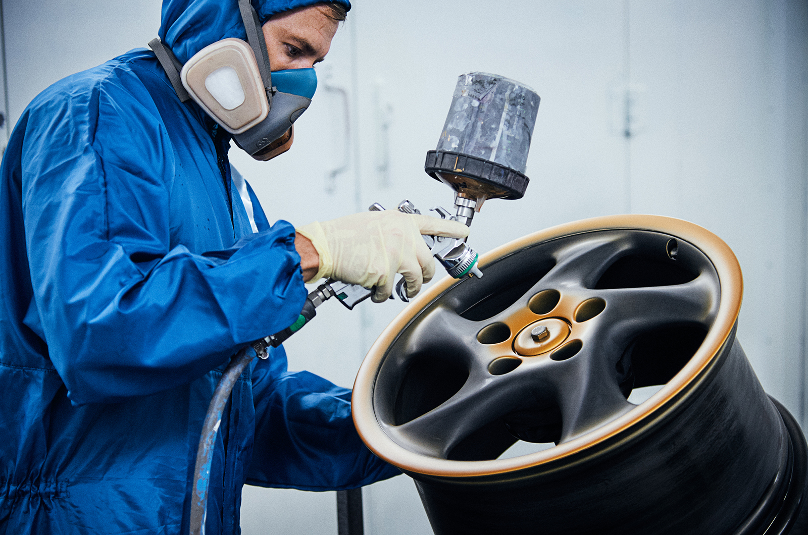 Classic & Sports Car – Porsche builds final 993 turbo