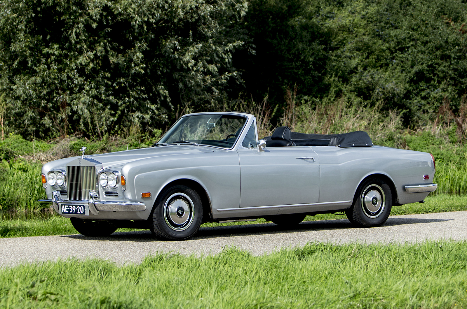 Classic & Sports Car – DB4 leads Bonhams' record-breaking £7m Zoute Sale