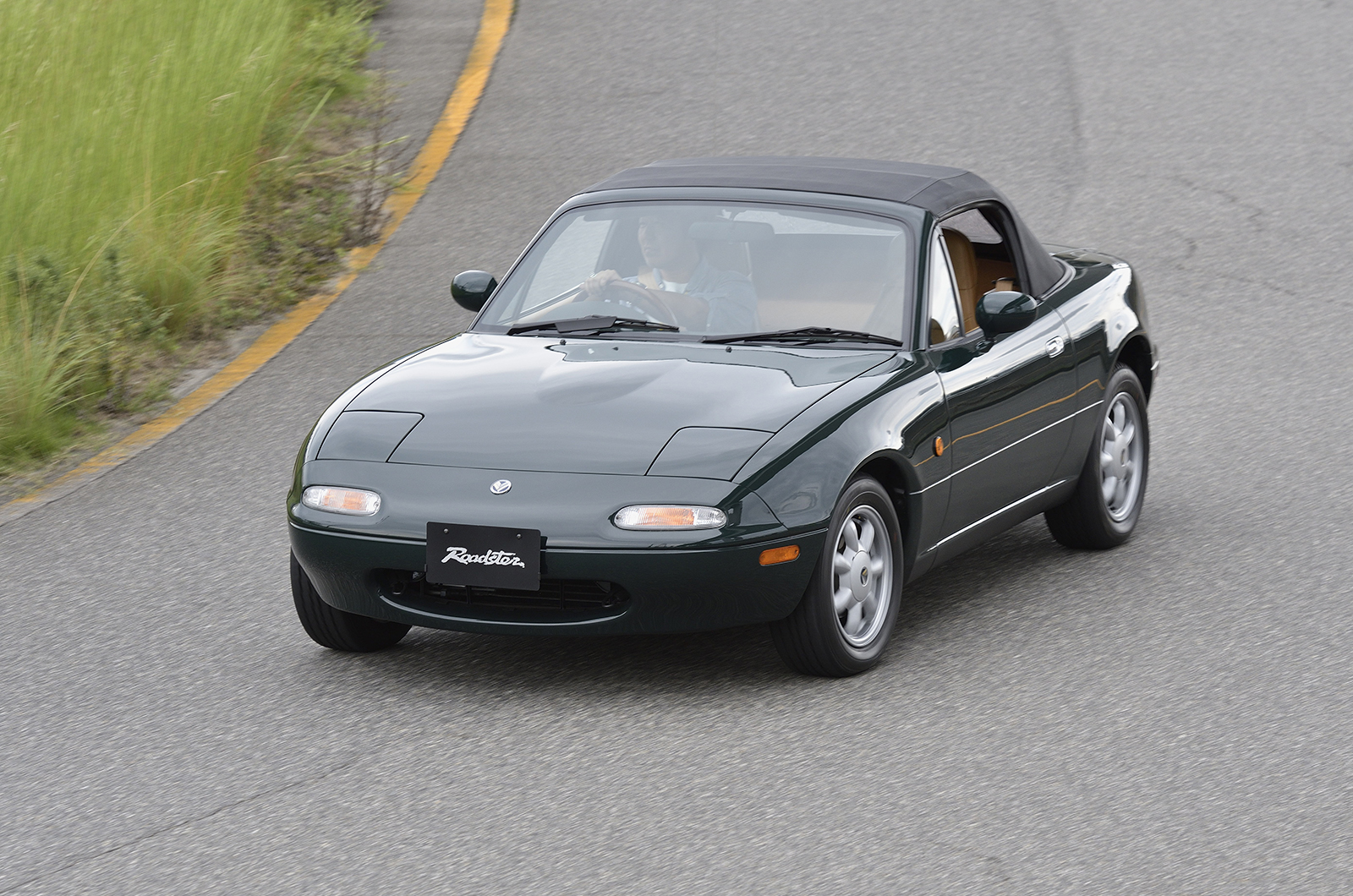 Classic & Sports Car – Mazda reveals the first factory-restored MX-5