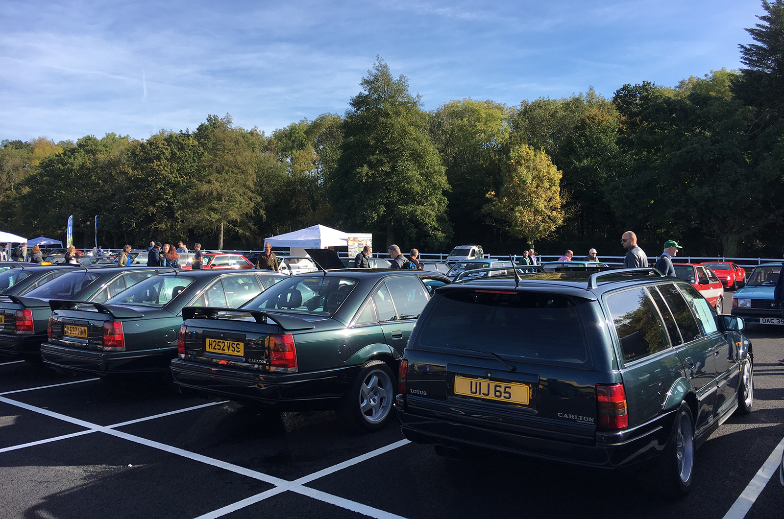 Classic & Sports Car – Lotus celebrates its big day in style with 700-car parade