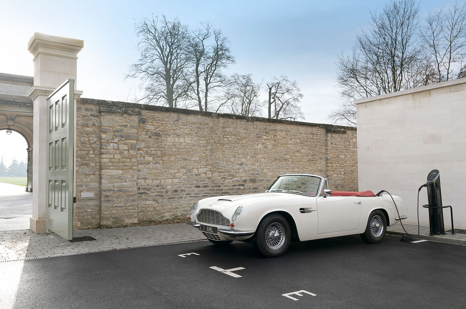 Classic & Sports Car – Aston Martin reveals reversible EV solution for classic cars
