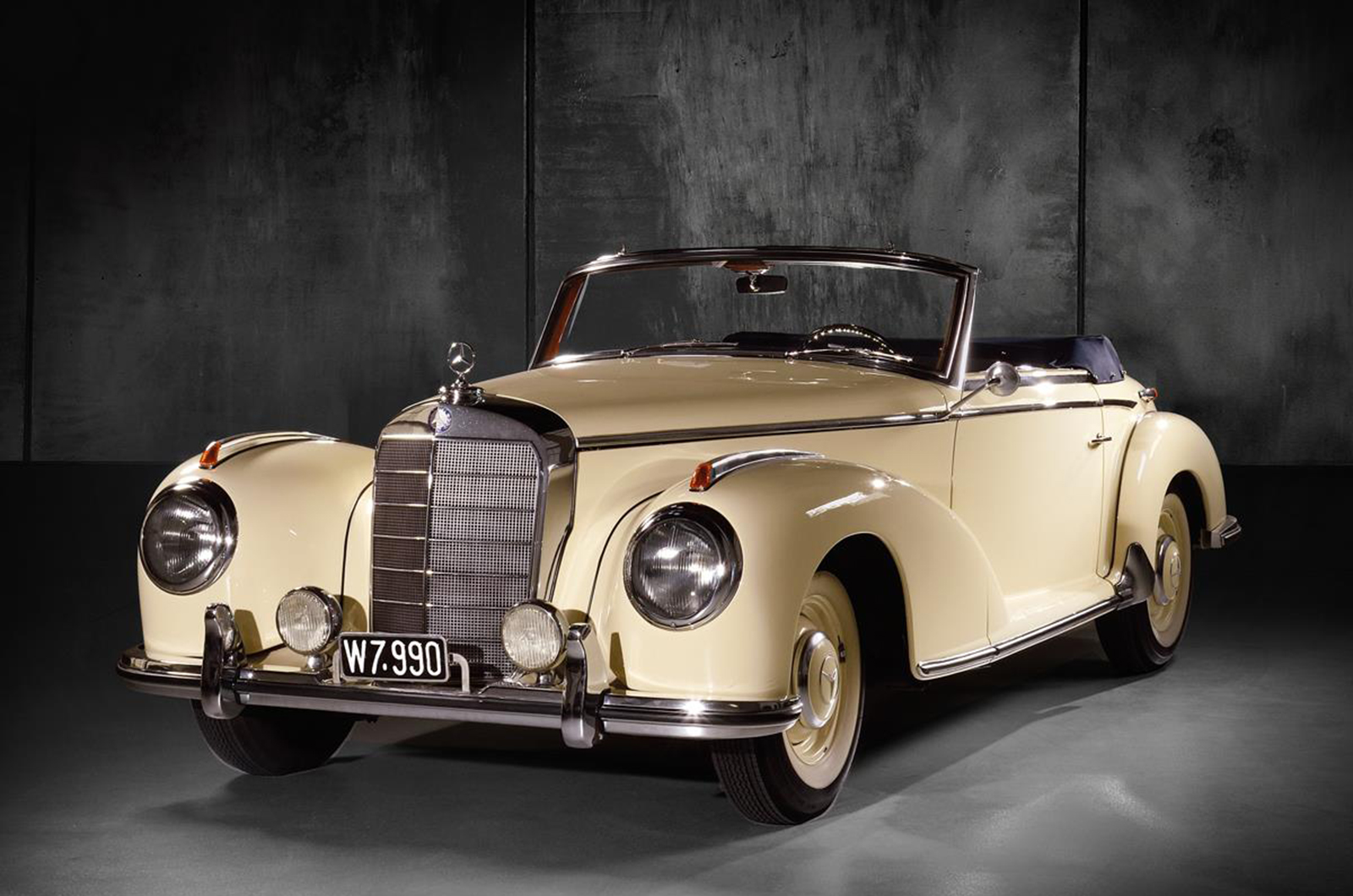 Classic & Sports Car – No reserve Mercedes-Benz 300SL Gullwing sells for £1.3m