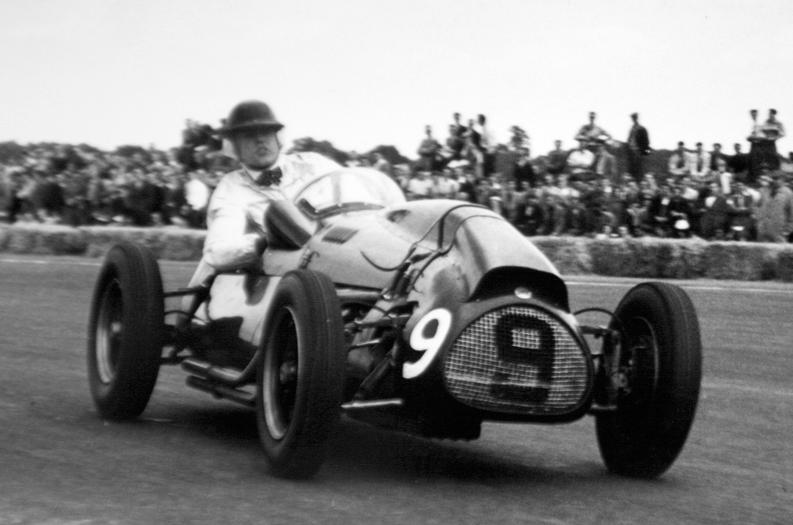 Classic & Sports Car – Mike Hawthorn to be honoured at Race Retro