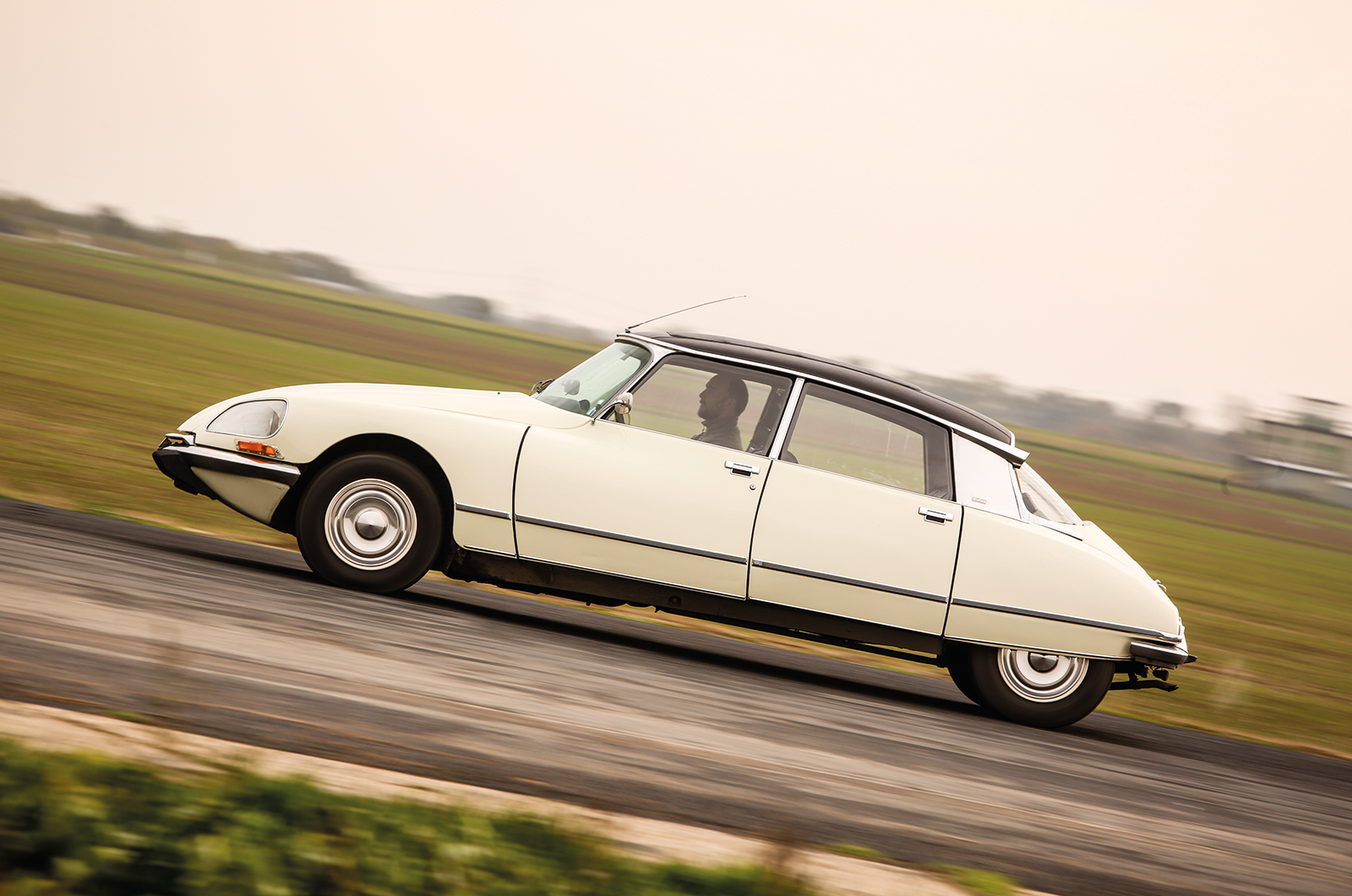 Classic & Sports Car – Is the NSU Ro80 the greatest saloon ever made? NSU Ro80 vs Audi 100 vs Citroen DS23 vs Rover 3.5 Litre vs BMW 2000 vs Mercedes-Benz 230/4