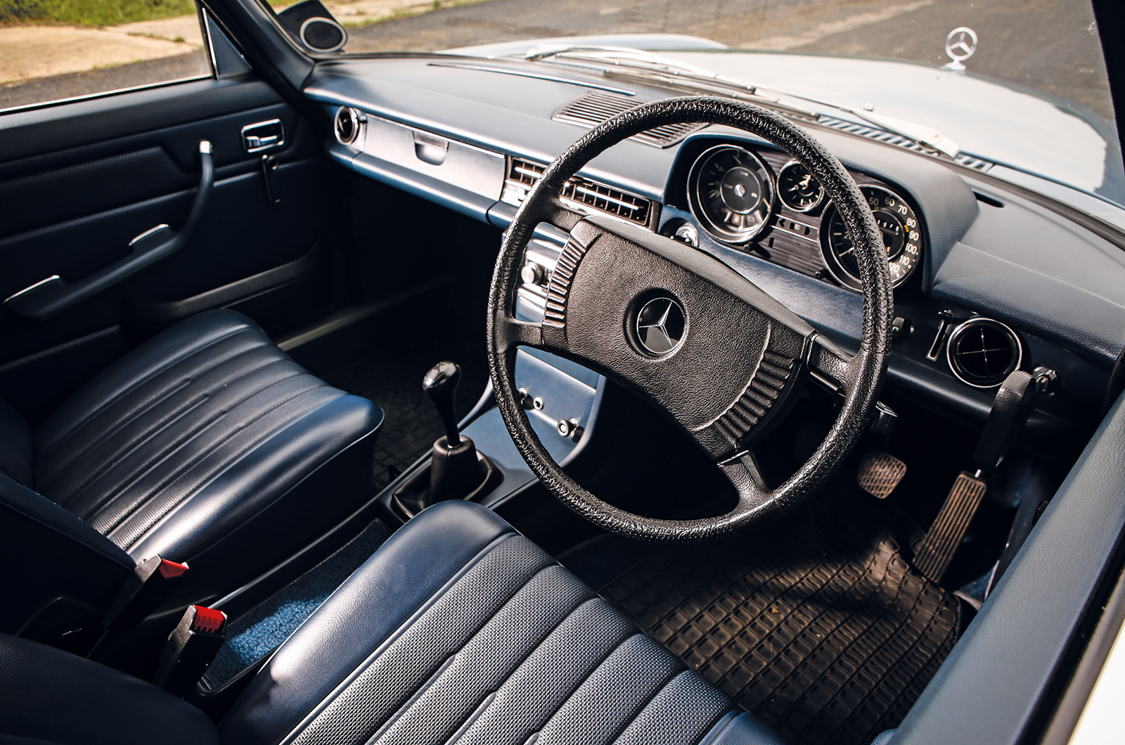 Classic & Sports Car – Is the NSU Ro80 the greatest saloon ever made? NSU Ro80 vs Audi 100 vs Citroen DS23 vs Rover 3.5 Litre vs BMW 2000 vs Mercedes-Benz 230/4