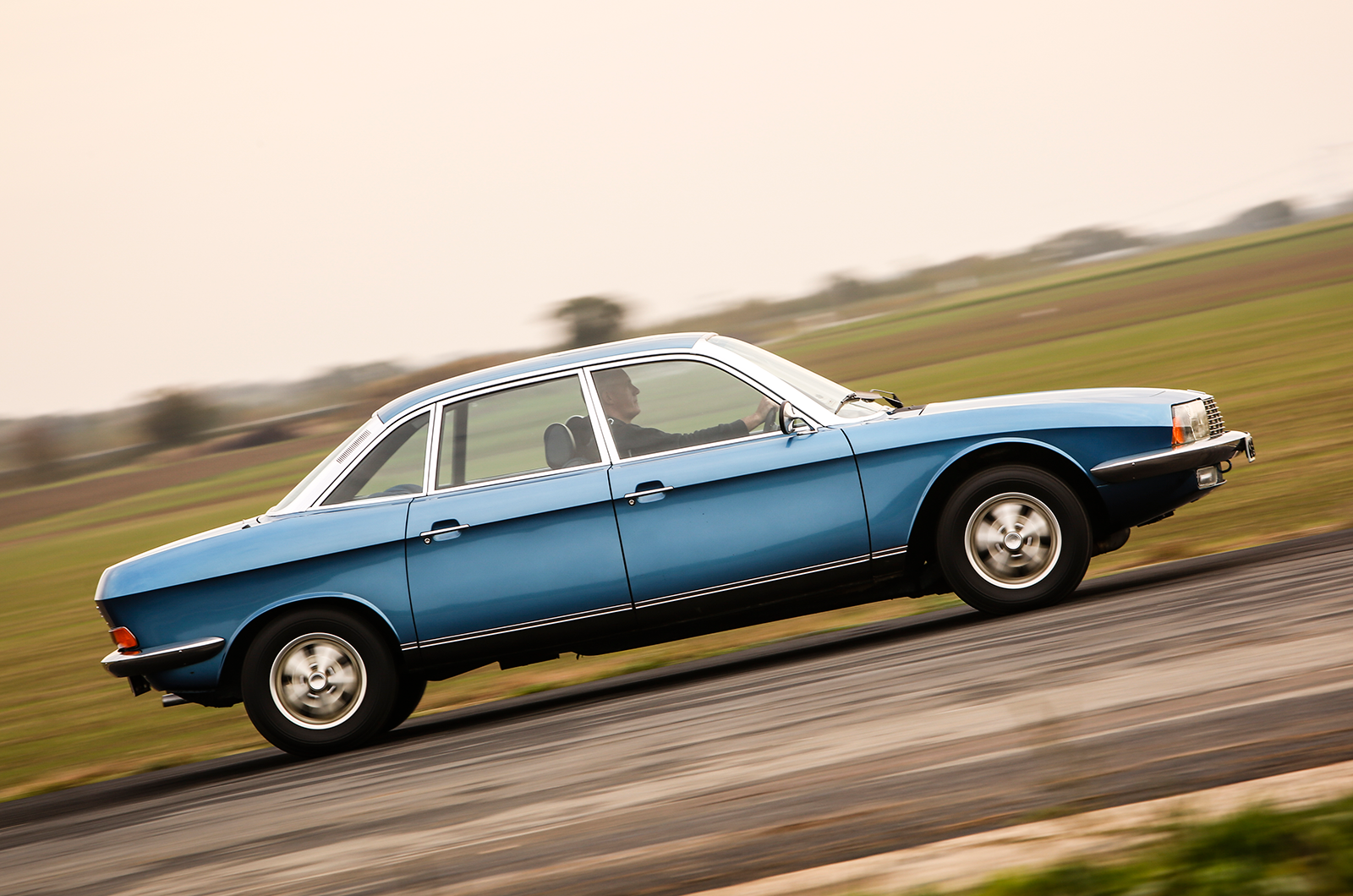 Classic & Sports Car – Is the NSU Ro80 the greatest saloon ever made? NSU Ro80 vs Audi 100 vs Citroen DS23 vs Rover 3.5 Litre vs BMW 2000 vs Mercedes-Benz 230/4