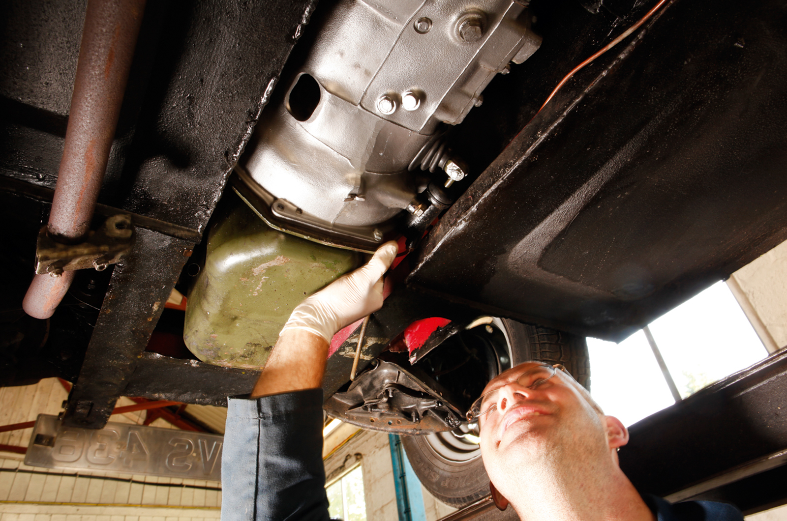 Classic & Sports Car – How to... change a clutch on your classic car