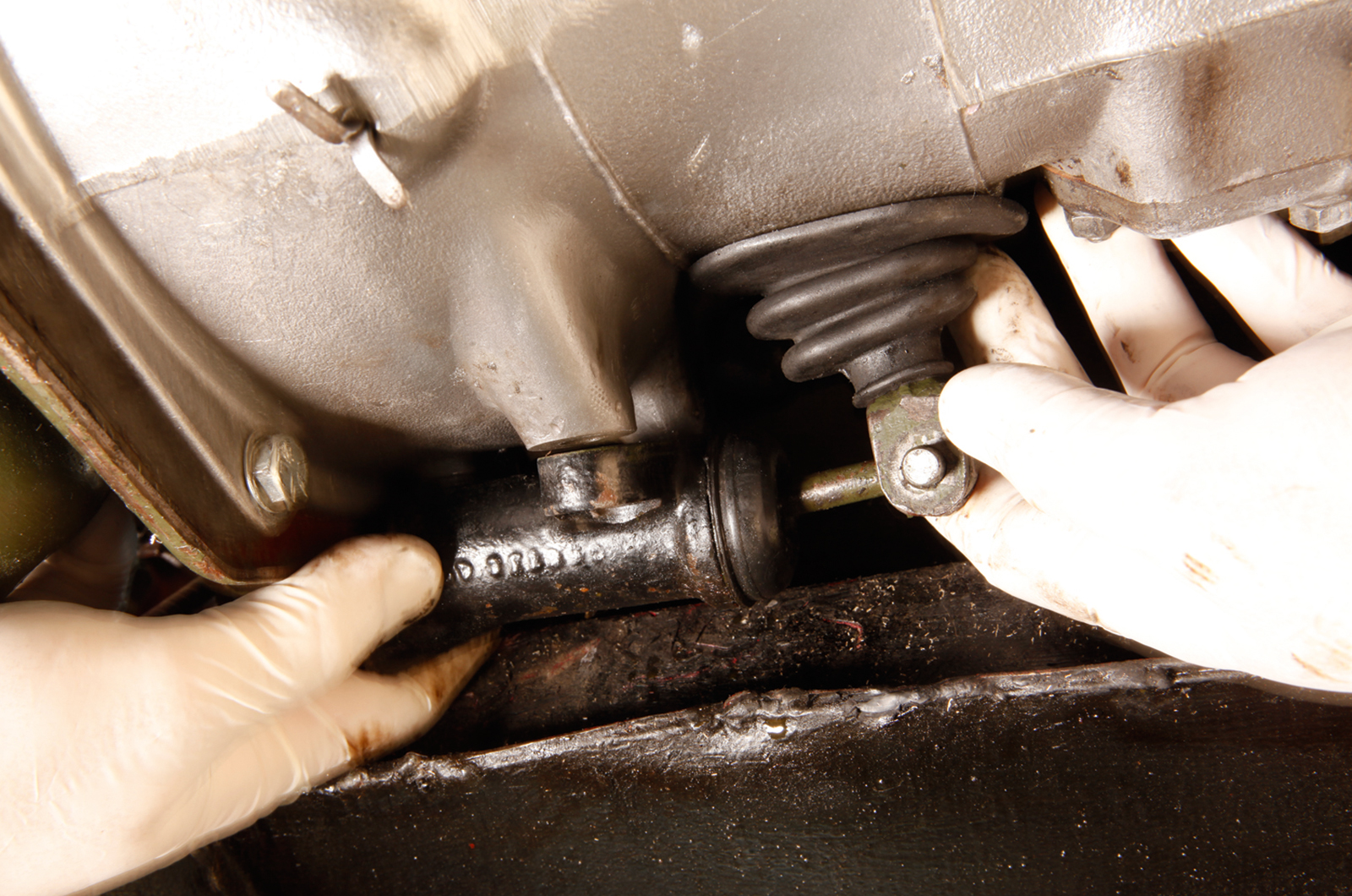 Classic & Sports Car – How to... change a clutch on your classic car