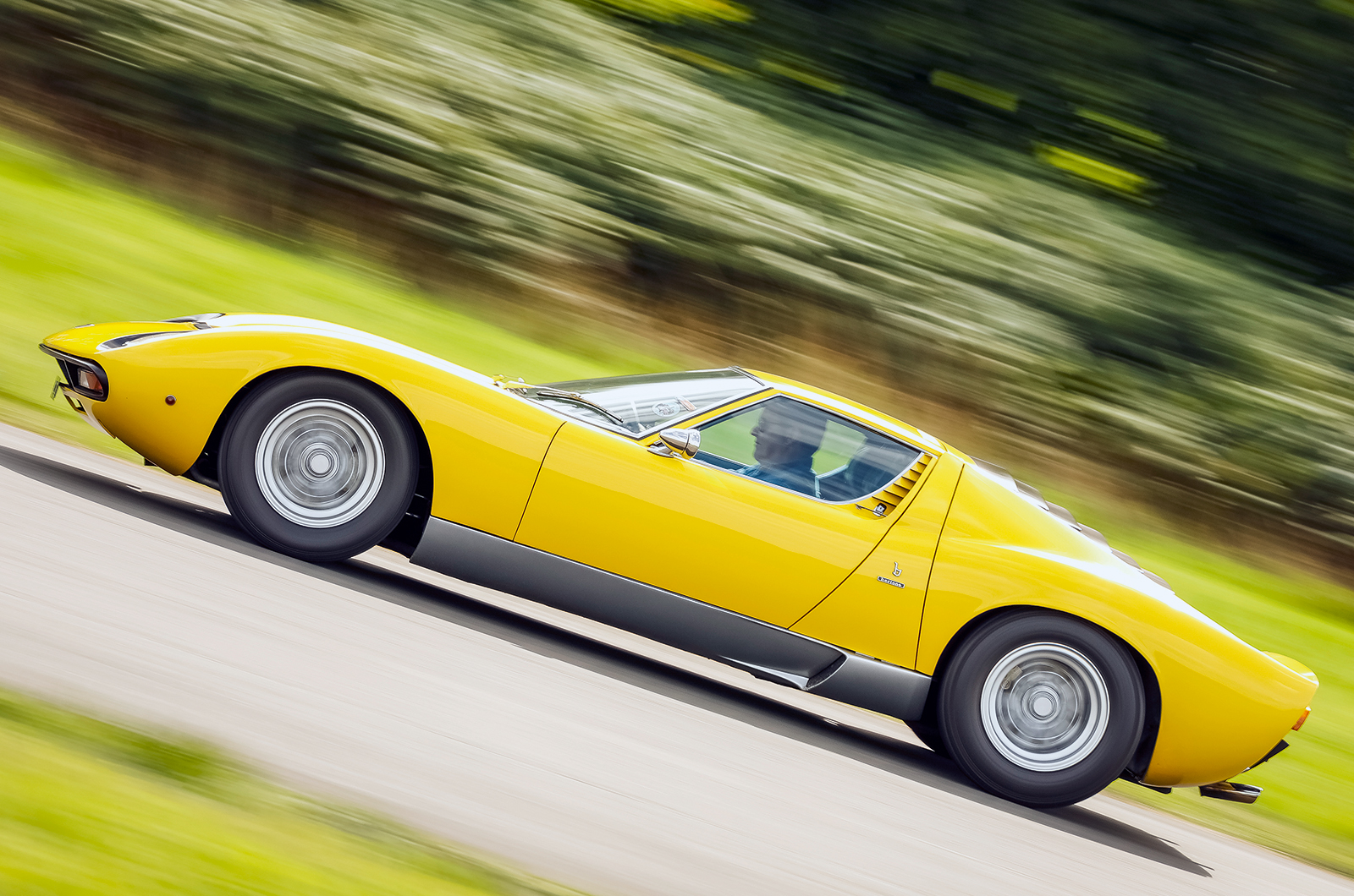 Classic & Sports Car – Lamborghini Miuras to star at London Concours