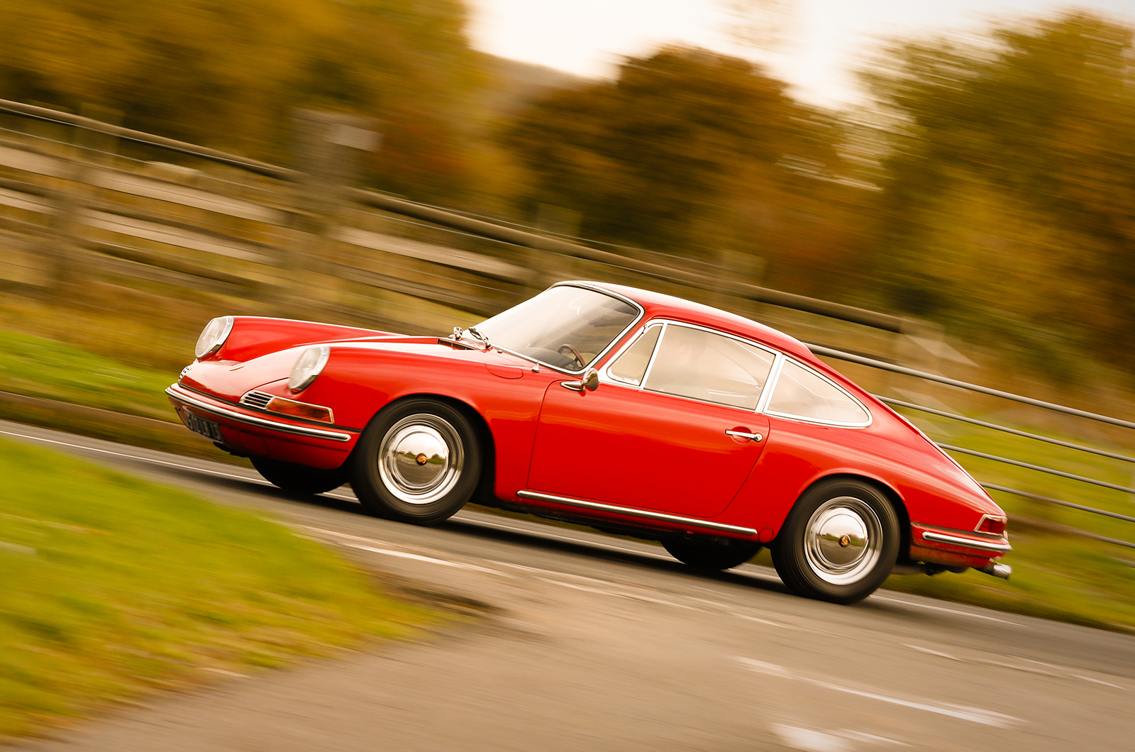 Classic & Sports Car – Porsche 911 vs Alpine A110: Rally heroes for the road