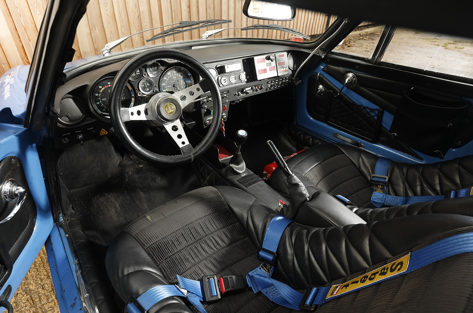 Classic & Sports Car – Porsche 911 vs Alpine A110: Rally heroes for the road