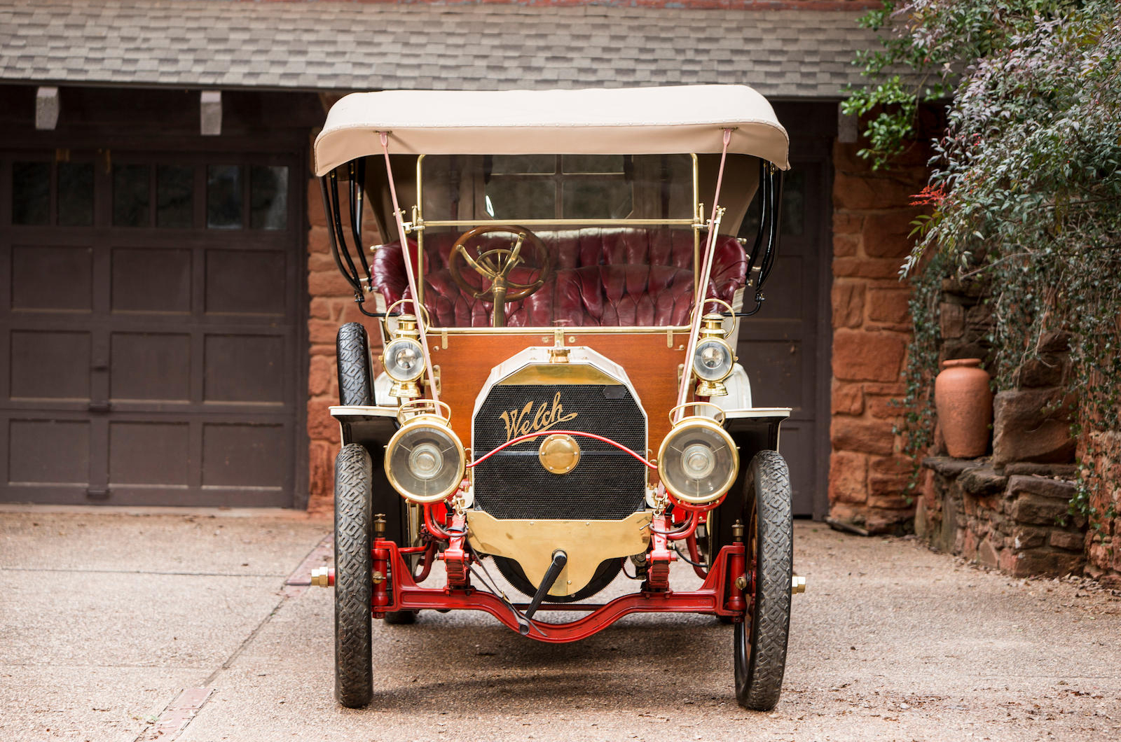 Classic & Sports Car – Wonder Welch is no-reserve 111-year-old treat