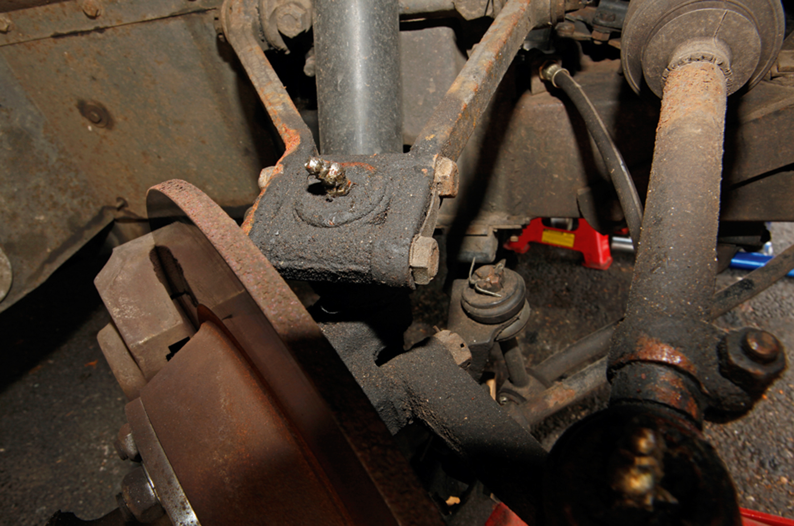 Classic & Sports Car – How to... renew your classic car's balljoints