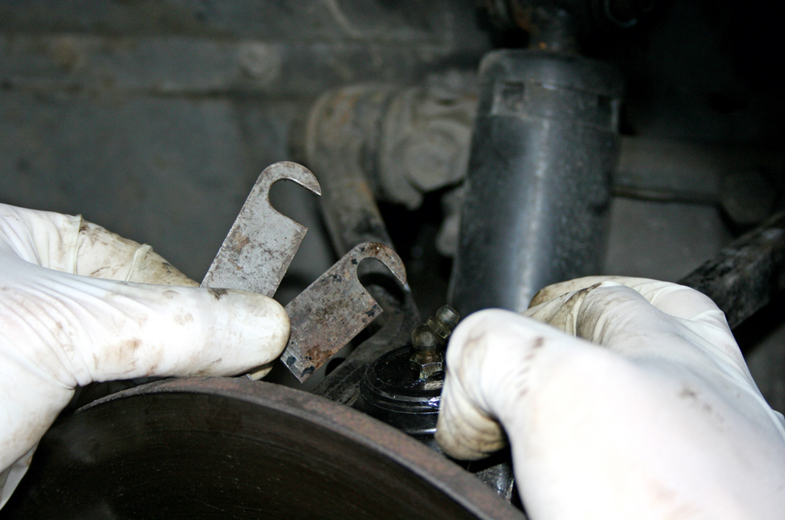 Classic & Sports Car – How to... renew your classic car's balljoints