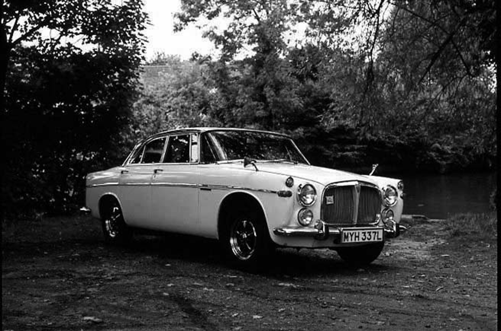 Classic & Sports Car – Buyer’s guide: Jaguar 420 and Daimler Sovereign