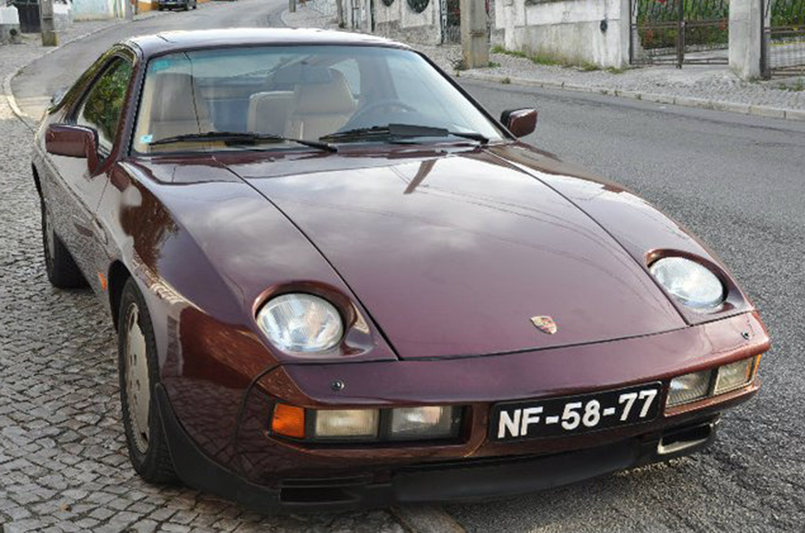 Classic & Sports Car – Happiness is owning a classic car