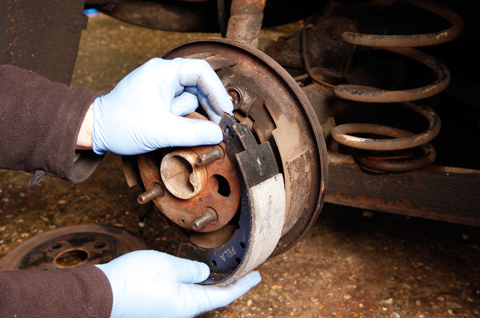 Classic & Sports Car – How to... check the drum brakes on your classic car