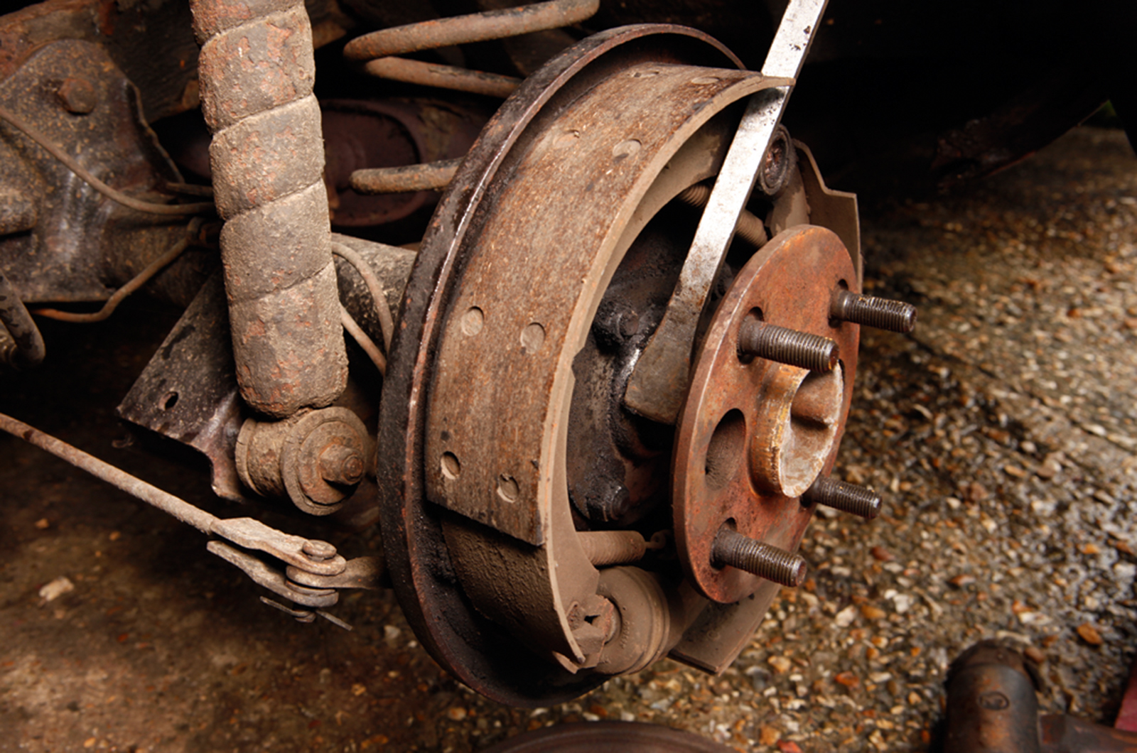 Classic & Sports Car – How to... check the drum brakes on your classic car