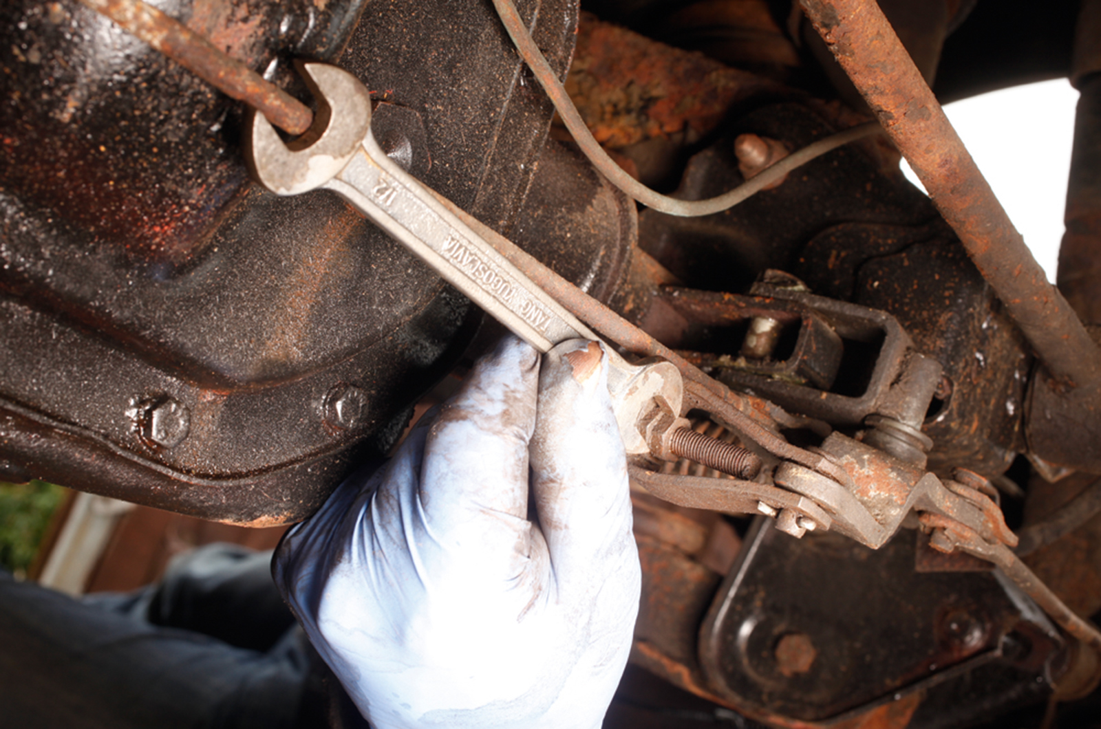 Classic & Sports Car – How to... check the drum brakes on your classic car