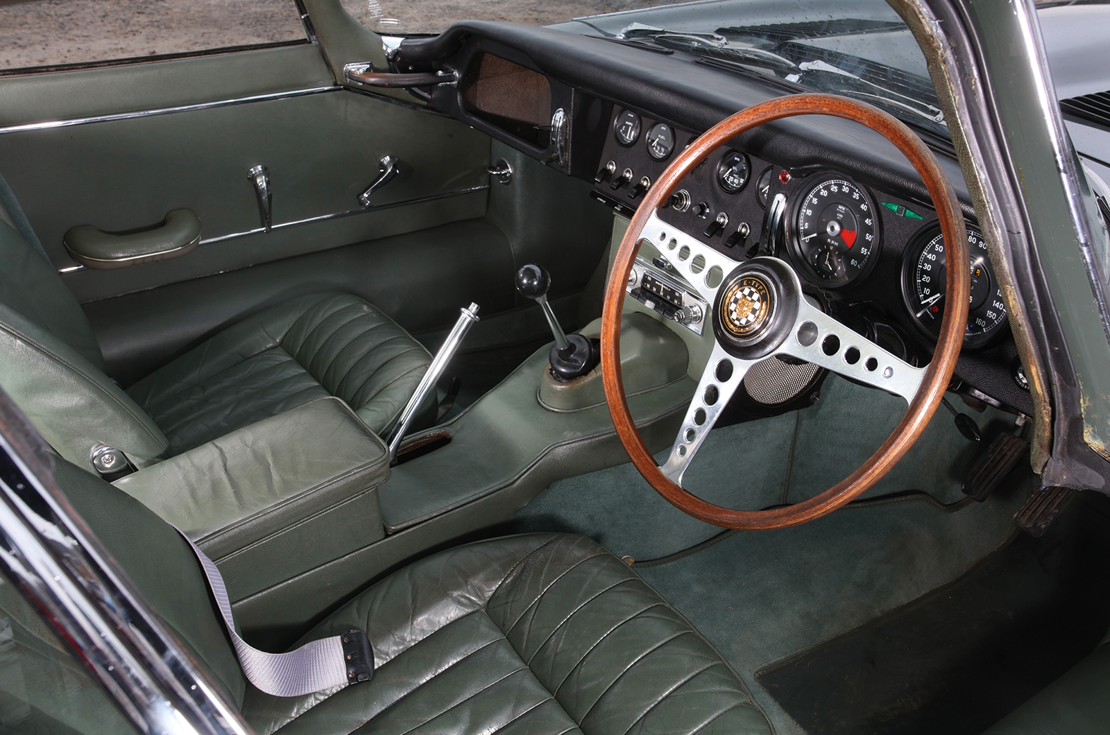 Classic & Sports Car – Don’t buy that, buy this: Jaguar E-type vs Marcos 3-Litre