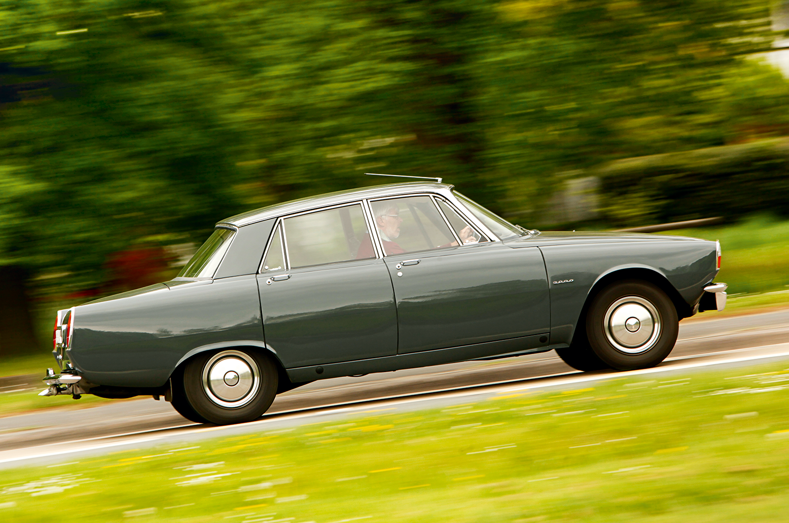 Classic & Sports Car – Starter classics: 14 great cars for a first-timer