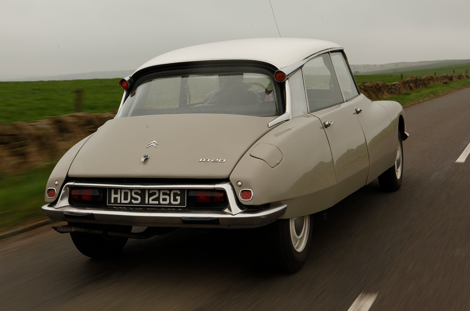 Classic & Sports Car – Celebrating the big Citroën saloon with DS, CX, XM and C6
