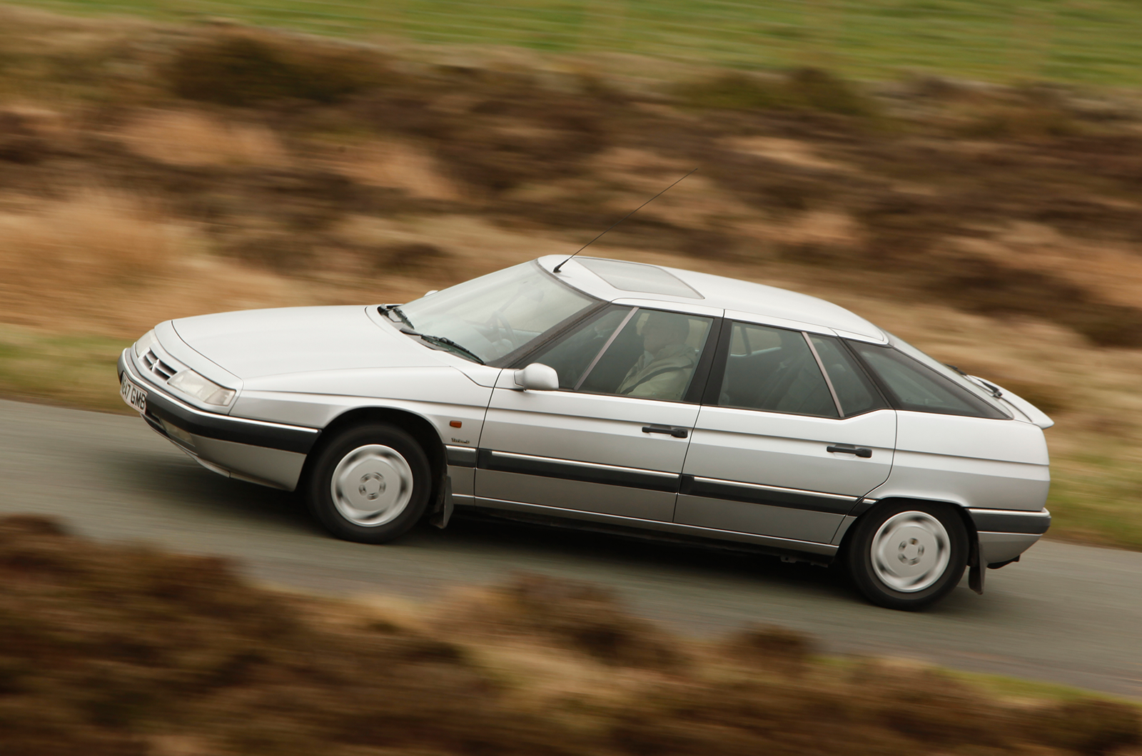 Classic & Sports Car – Celebrating the big Citroën saloon with DS, CX, XM and C6