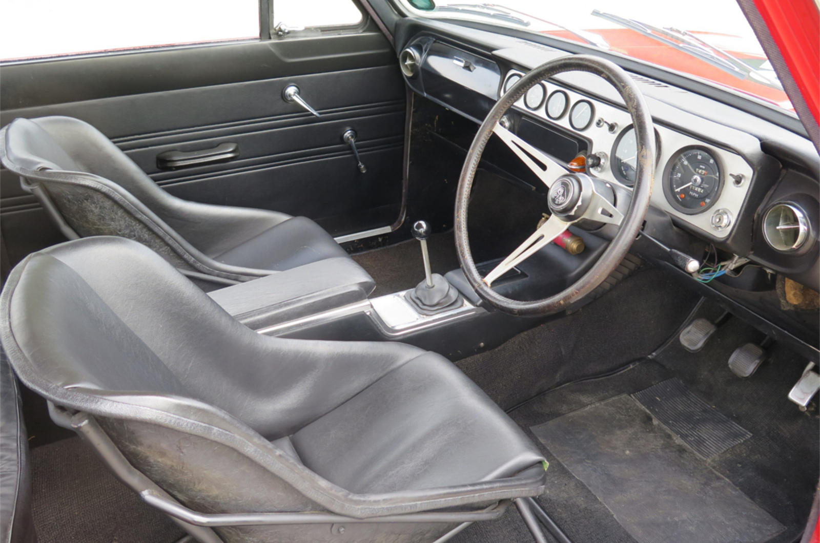 Classic & Sports Car – Live your racing-driver dreams in this title-winning Cortina!