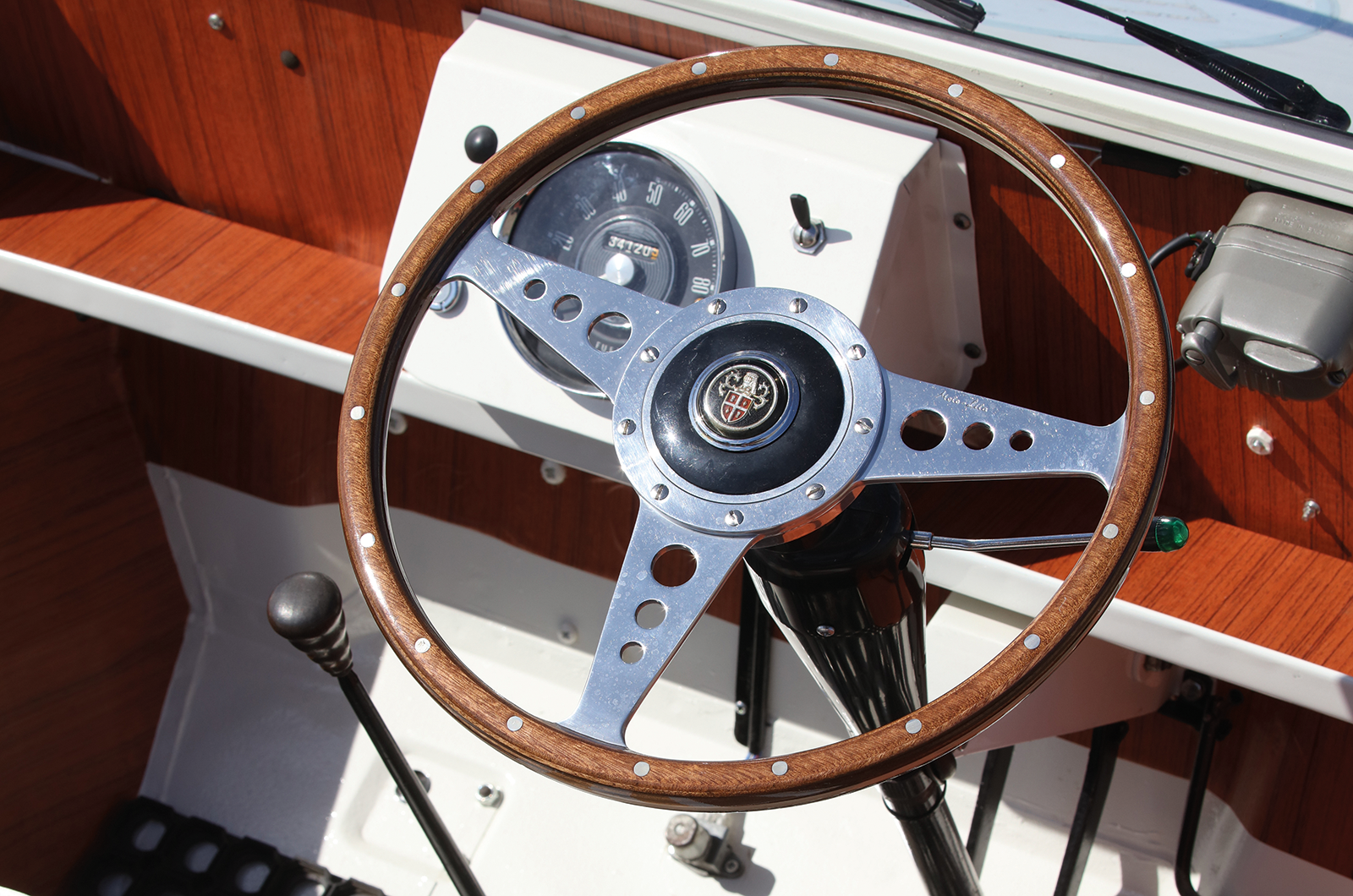 Classic & Sports Car – Mini Moke: on board with the star of a cult Brit TV show