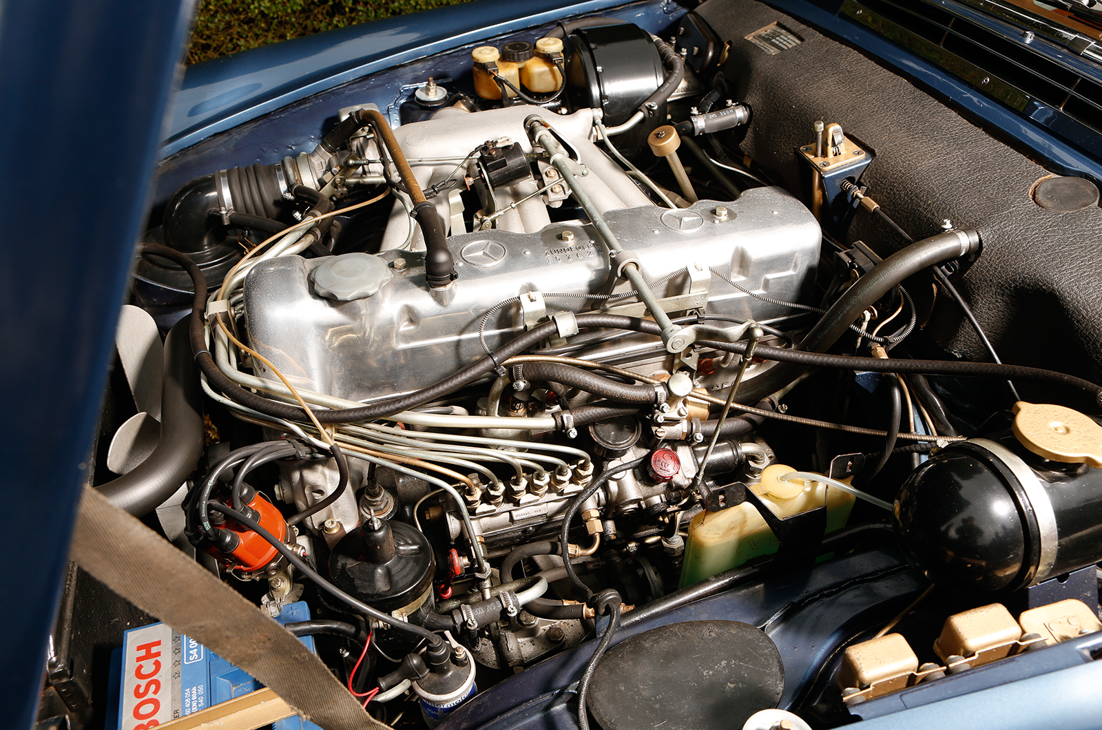 Don’t buy that, buy this: Peugeot 504 vs Mercedes Pagoda 