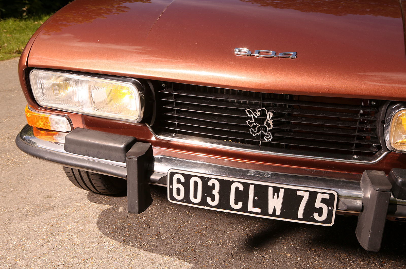 Don’t buy that, buy this: Peugeot 504 vs Mercedes Pagoda 