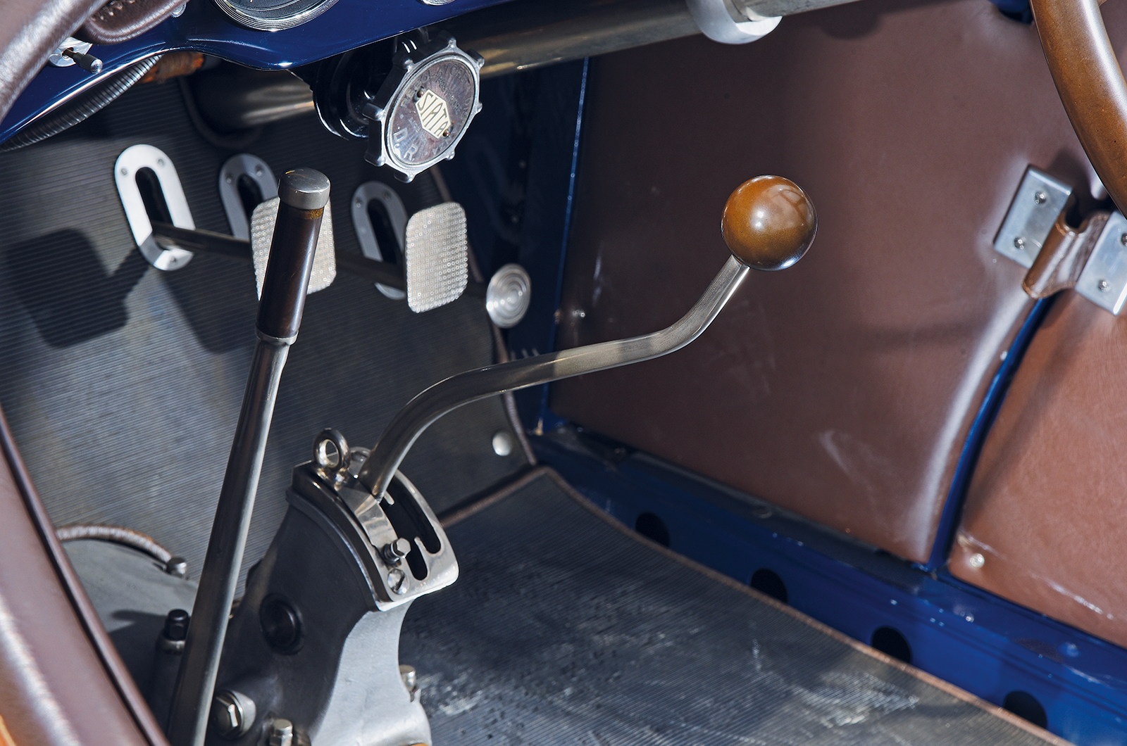 Classic & Sports Car – Alfa Romeo 8C: Driving a rare ‘Long Chassis’